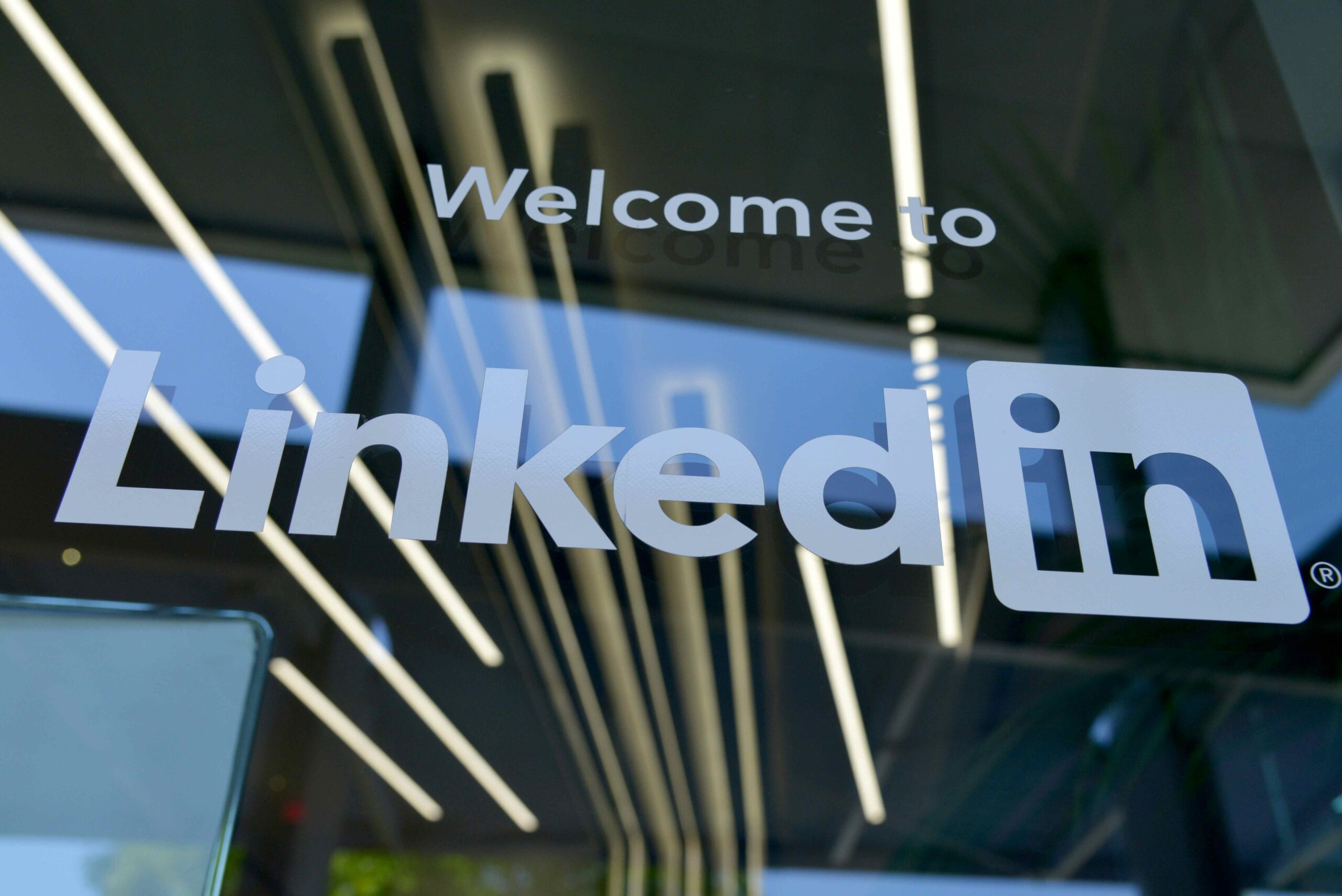 15 Tips to Make the Most of LinkedIn Professionally in 2024